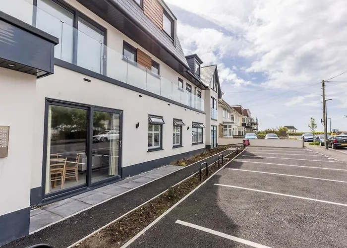 Modern 1 Bed, Close To Beach And Highstreet